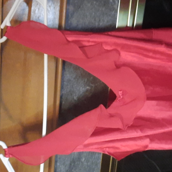 Lingerie red. 100% polyester . large. wide spaghetti strap - Picture 2 of 9